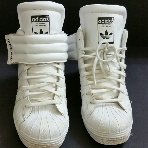 le adidas superstar a cinghia cuneo tacchi poshmark le adidas superstar a cinghia cuneo tacchi poshmark